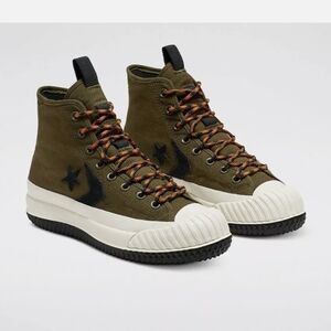 Converse Chuck Taylor High-Top boots fall/winter *NEW* size 9